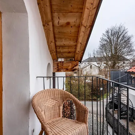 Zwiefirst Apartment
